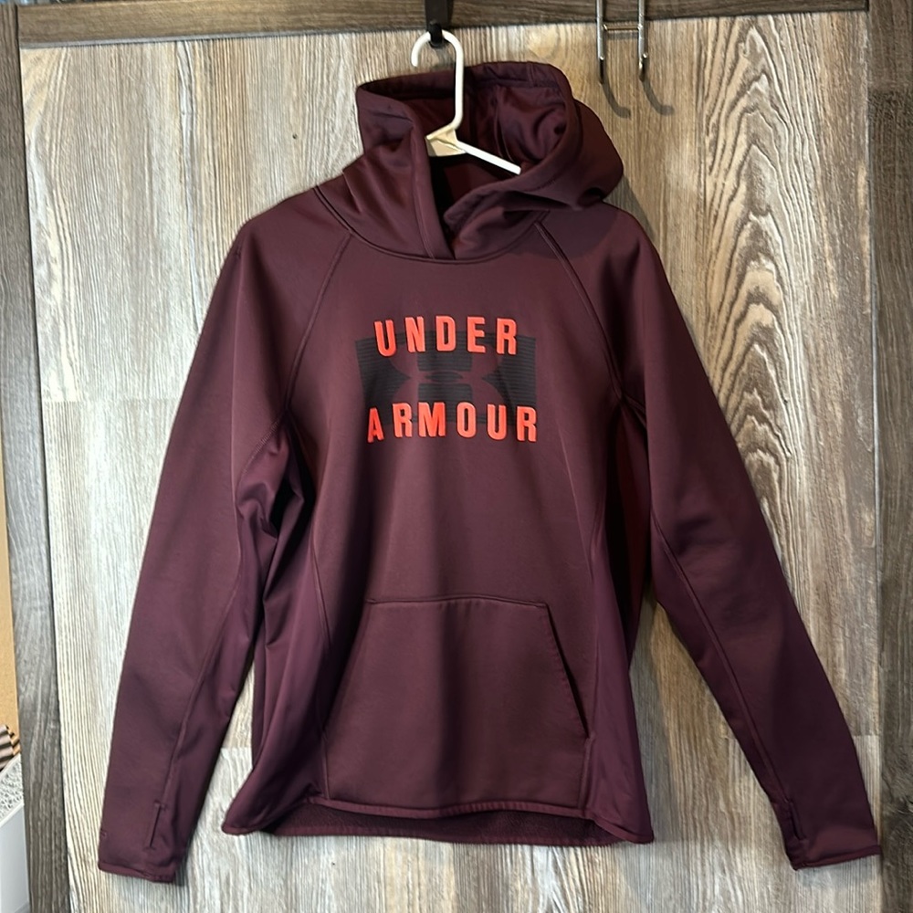 Under Armour maroon hoodie with thumb holes, L